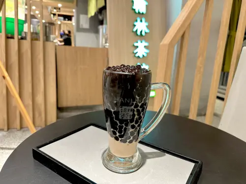 ▲翰林茶館「翻轉珍奶」打造9:1珍奶。（圖／翰林茶館提供）