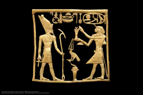 ▲阿蒙涅姆赫特四世向亞圖姆神獻祭的銘牌，約西元前1808–1799年。（EA59194）圖片版權：大英博物館理事會。（圖／奇美博物館提供）