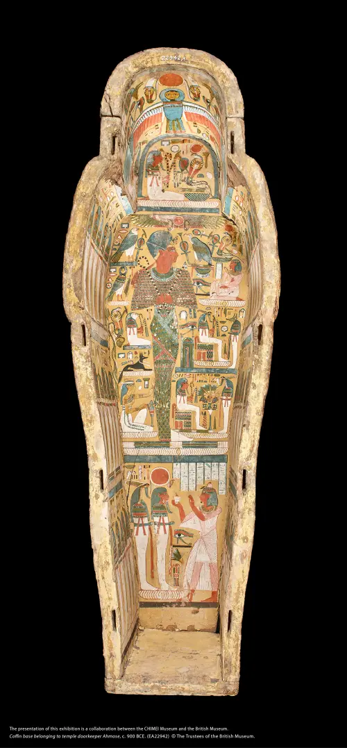 ▲神廟守門人亞赫摩斯的棺柩底座，約西元前900年。（EA22942）圖片版權：大英博物館理事會。（圖／奇美博物館提供）