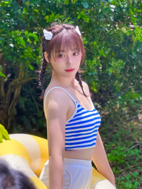 ▲不少粉絲喊話：「韓華鷹、樂天桃猿一起拿冠軍，讓河智媛（如圖）、禹洙漢都開心吧！」（圖／翻攝自河智媛IG@hajiwon.22）