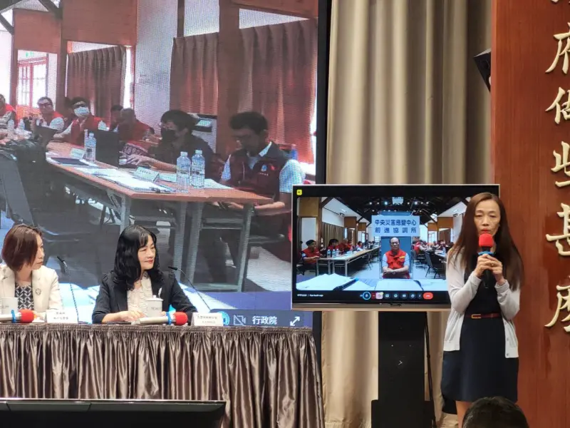 ▲黃琦雅表示，勞動部會深入地去調查、釐清空服員一案。（圖／記者陳佩君攝，2025.10.16）