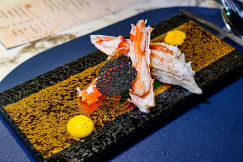 ▲「酒蒸鱈場蟹」鮮甜美味。（圖／馬辣集團提供）