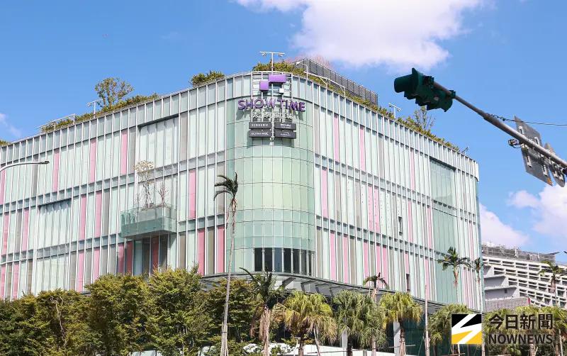 ▲大巨蛋秀泰影城舉辦「開幕慶優惠」，電影票均一價199元，且不限制影廳、場次。（圖／記者葉政勳攝 ,2025.10.16）