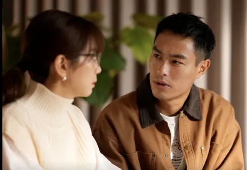 ▲楊祐寧（右）在《今夜一起為愛鼓掌》演技生活化，打到很多觀眾的心。（圖／摘自GTV 八大電視 FB）