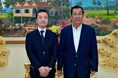 ▲太子集團董事長陳志在柬埔寨前總理洪森任內曾受封公爵頭銜。（圖／翻攝自微博）