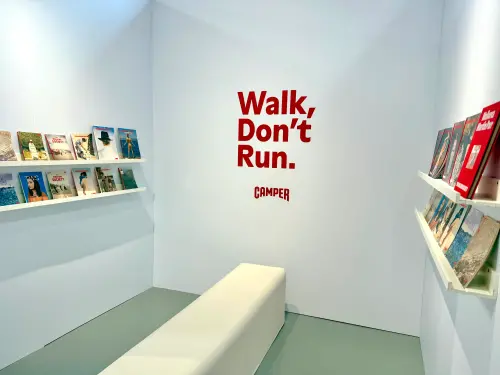 ▲充滿歷史的書籍，難得一見。（圖／記者蕭涵云攝）