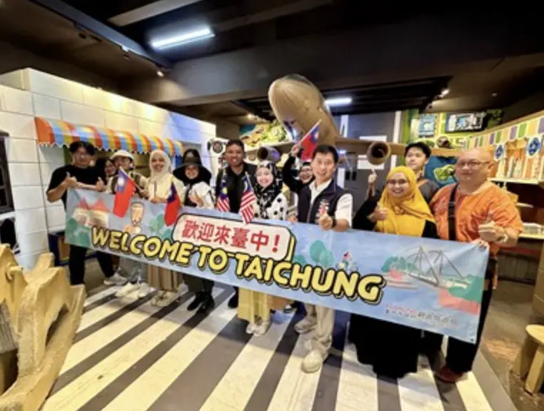 馬來西亞網紅踩點台中「紙箱王」　盛讚友善好客城市魅力