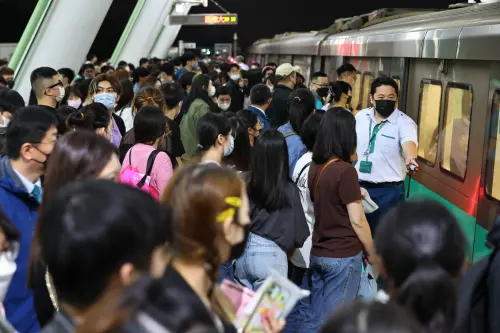 BLACKPINK高雄開唱！高捷「百元可寄放行李」　備加班車應戰
