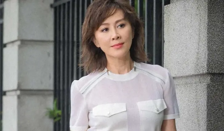 ▲劉嘉玲（如圖）日前上中國節目《一路繁花2》，節目中何賽飛稱：「女人不生不完整」，劉嘉玲罕見動怒回擊：「我很幸福」，現場火藥味超重。（圖／翻攝自IG carinalau1208）