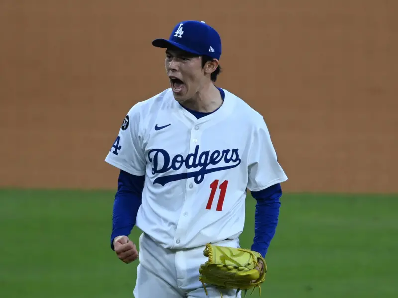 ▲MLB洛杉磯道奇日籍強投佐佐木朗希，今（17）日在國聯冠軍戰G3，於9局上登板關門，投出三上三下，成功幫助球隊守下勝利，賽後他也被日本網友盛讚是「現代大魔神」