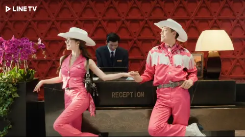 ▲《許我耀眼》趙露思（左）與陳偉霆扮演假面夫妻（圖_LINE TV提供）