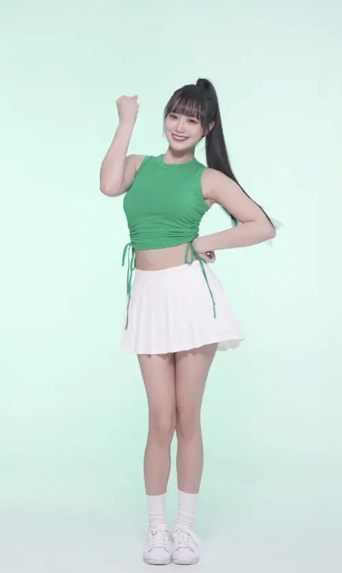 ▲邊荷律變瘦了，雙腿比過去更纖細。（圖／翻攝自IG@yuling34）