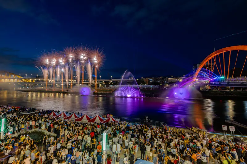 ▲2025台北水舞嘉年華將迎來最後一週展演，最後一天將再現「水火共舞」。本文整理表演卡司、時間表、最佳觀賞點、交通等資訊。（圖／台北市觀傳局提供）