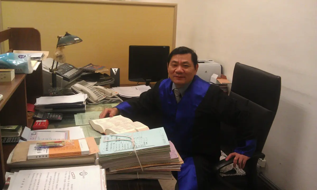 ▲前高院庭長陳貽男在職期間填寫不實辦案查詢事由，偷查與案件當事人無關的134筆個資，台北地檢署處分緩起訴須付12萬元。（圖／翻攝臉書）