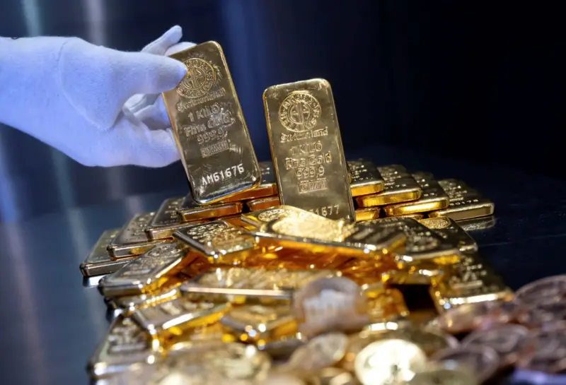 金價飆破歷史新高！越南終結13年黃金壟斷　民眾通宵排隊搶買