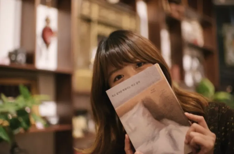 ▲韓國暢銷書《雖然想死，但還是想吃辣炒年糕》作者白洗嬉驟逝，享年35歲，而她生前簽了器捐同意書，遺愛人間救了5條生命。（圖／翻攝自韓國器官組織捐贈院）