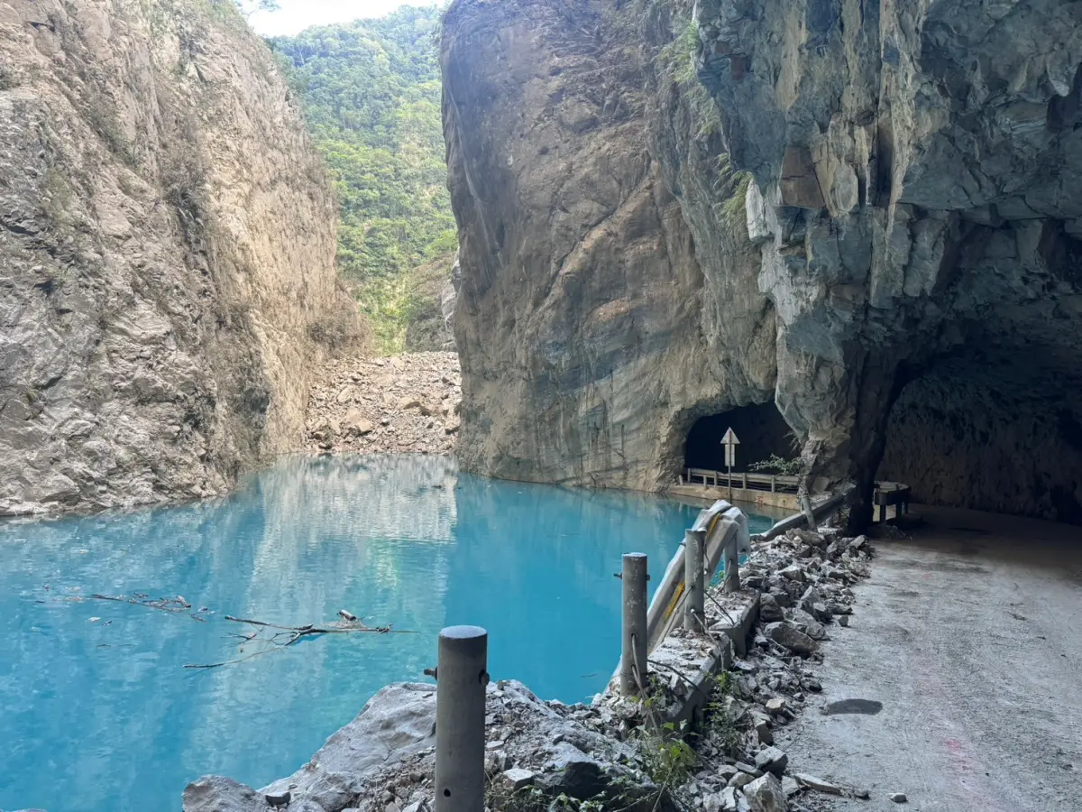 ▲花蓮太魯閣堰塞湖有溢流潰決風險，未來幾天風神颱風將帶來豪雨，氣象署呼籲要特別小心。（圖／林業及自然保育署花蓮分署提供）