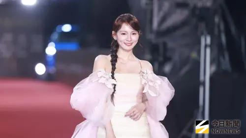 ▲林莎一身粉色洋裝現身金針紅毯。（圖／NOWNEWS今日新聞攝影中心）