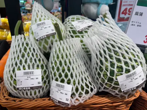 ▲全聯一顆蒲瓜32元。（圖／記者徐銘穗攝，2025.10.17）