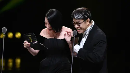 ▲小S憑藉《小姐不熙娣》，睽違20年再度得最佳主持人獎。（圖／三立提供）