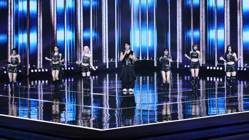 金鐘獎／羅時豐合體幻藍小熊！扭臀還刮腋毛　被封典禮最強演出
