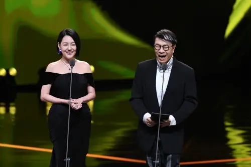 ▲小S（左）、蔡康永（右）今（17）日晚間在金鐘60舞台上合體，再現《康熙來了》毒蛇風格，在台下的陳漢典、吳宗憲都「中槍」。（圖／三立提供）