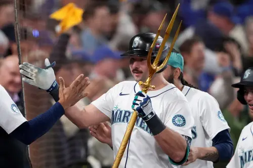 MLB／勞雷開轟追平、蘇亞瑞茲敲滿貫砲　水手隊6：2逆轉藍鳥聽牌
