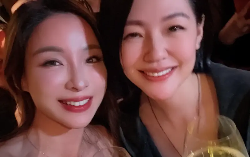 小S奪金鐘終於笑了！慶功喝到臉紅　女兒Lily驕傲喊：最棒的媽媽