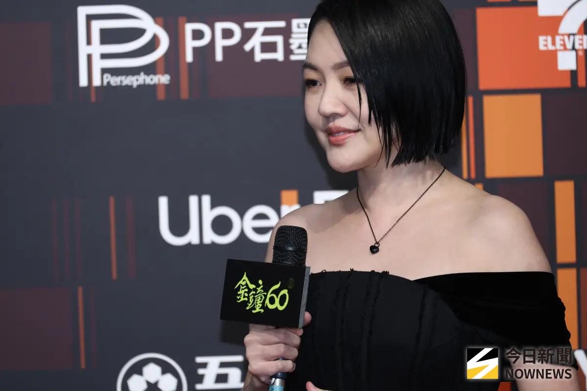 ▲小S（如圖）在金鐘獎戴著具俊曄設計的大S骨灰項鍊，據悉，該項鍊還分送給7位閨密，唯一一位圈外人就是小S多年鄰居。（圖／NOWNEWS攝影中心）