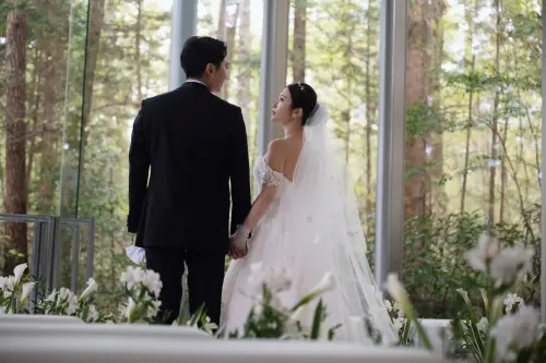 ▲鄭家純、Akira日本輕井澤婚禮照。（圖／千巡影世康姐提供）