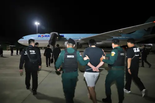 影／64名韓國人自柬埔寨回韓！登機就被捕　追查是否自願參與詐騙
