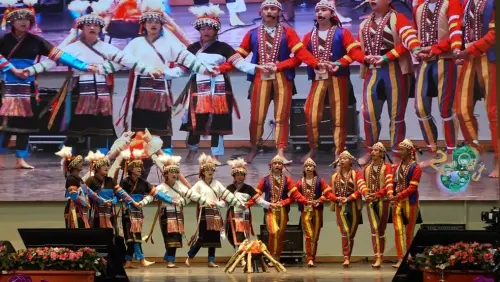 ▲壓軸表演邀請原勢力青年會，帶來融合拉阿魯哇族及布農族的傳統樂舞，祝福樹德科大，也為臺灣的土地祈福。（圖／樹德科大提供）