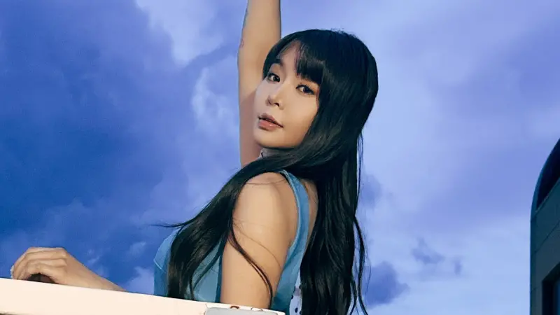 ▲味全龍啦啦隊Yuri自曝「上班路穿搭」太樸實被林襄吐槽「像直男」，還分享與李多慧在休息室的爆笑互動，笑稱她其實超有綜藝魂，並坦言還沒轉隊前在樂天覺得李多慧「很有距離」。（圖／翻攝自臉書Yuri陳怡叡）