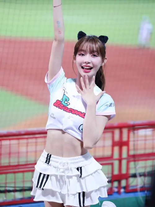 ▲Yuri親曝與樂天前隊友們的互動。（圖／翻攝自臉書@Yuri陳怡叡）