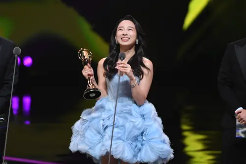 杜蕾拿金鐘新人淚謝媽媽柯淑勤　下秒要她回家清獎盃：我要放我的
