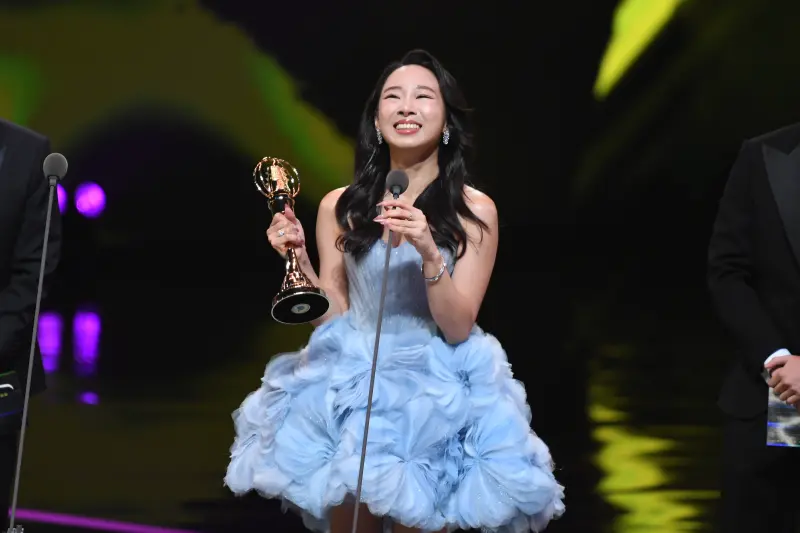 杜蕾拿金鐘新人淚謝媽媽柯淑勤　下秒要她回家清獎盃：我要放我的