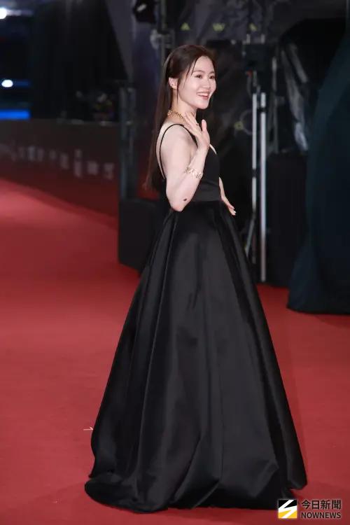 ▲能主持、能演戲的楊小黎（如圖），今日表示專心享受做一名女明星的美麗。（圖／Nownews攝影中心）