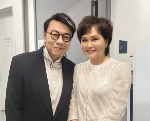 ▲沈春華（右）大讚蔡康永（左）在金鐘60節目類頒獎典禮上的表現。（圖／摘自沈春華Live Show臉書）