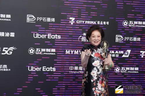 ▲陳淑芳獲頒特別貢獻獎，全場起立鼓掌。（圖／NOWNEWS攝影中心）