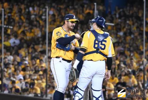 ▲中信兄弟羅戈本季例性賽未輸給樂天桃猿，卻在台灣大賽首戰就吞敗。（圖／記者林柏年攝 ,2025.10.18）