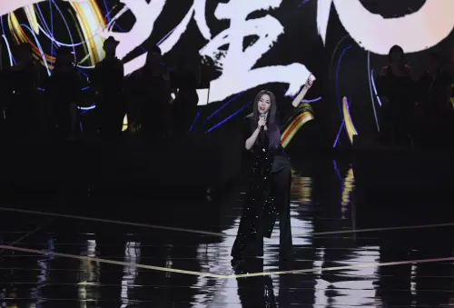 ▲江淑娜現身金鐘獎頒獎典禮，獻唱經典瓊瑤劇主題曲，成為表演節目最熱烈話題。（圖／三立提供）