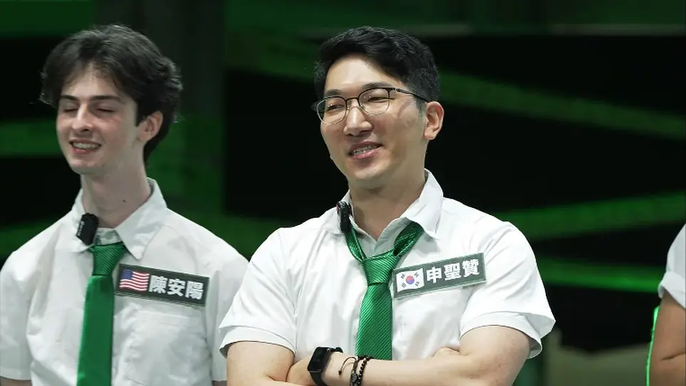 ▲來自韓國的申聖贊（右）贏得《中文怪物》30萬獎金，他接受訪問時透露，拿到獎金後要跟女友去法國玩。（圖／翻攝自申聖贊IG@seanshin0516）