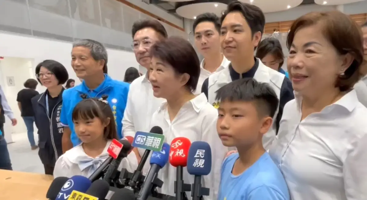 ▲台中市長盧秀燕受訪時，稱國民黨主席鄭麗文任重道遠，讚其他5人表現可圈可點。（圖／台中市政府提供，2025.10.19）