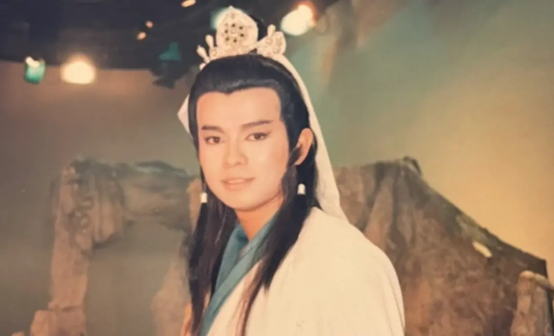 ▲潘迎紫在金鐘獎現身掀起回憶殺，當年在《浴火鳳凰》中飾演「幻波公子」的男星李承泰（如圖）也發文分享近況，表示自己目前在日本開店賣鹹酥雞。（圖／李承泰Threads＠karaagelee）