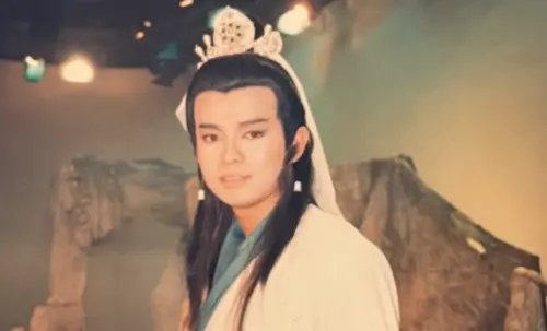 潘迎紫現身釣出「幻波公子」！息影27年現況曝光　在日本賣鹹酥雞
