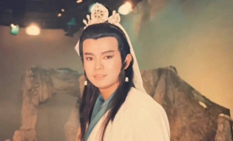 ▲潘迎紫在金鐘獎現身掀起回憶殺，當年在《浴火鳳凰》中飾演「幻波公子」的男星李承泰（如圖）也發文分享近況，表示自己目前在日本開店賣鹹酥雞。（圖／李承泰Threads＠karaagelee）