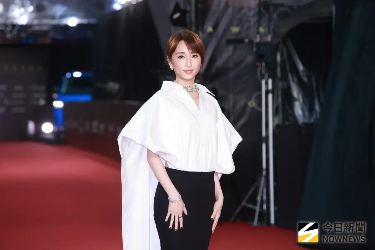 ▲柯佳嬿（如圖）典禮前偷放閃，在IG上傳與老公坤達合照，透露載她去金鐘獎的司機就是坤達，車內甜蜜互動曝光。（圖／NOWNEWS攝影中心）