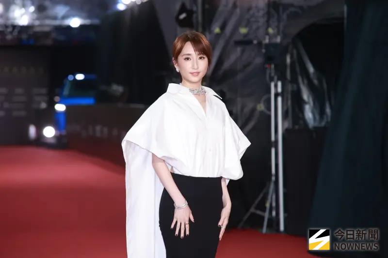 ▲柯佳嬿（如圖）典禮前偷放閃，在IG上傳與老公坤達合照，透露載她去金鐘獎的司機就是坤達，車內甜蜜互動曝光。（圖／NOWNEWS攝影中心）