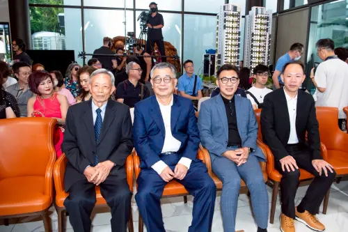 ▲同為豐原子弟的立法院副院長江啟臣應邀致詞，指24層樓高的「慶山明仁」，將是走出豐原火車站最具代表性的旗艦地標。（圖／慶山提供）