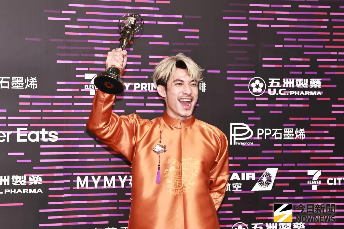 連炳發奪金鐘影帝霸氣承諾！一半獎金捐移工 楊一展跟進做公益